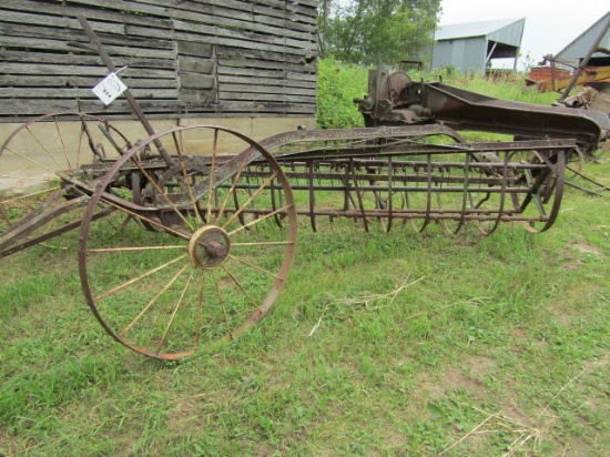 914. Older John Deere Side Rake on Steel, Parts or Repair