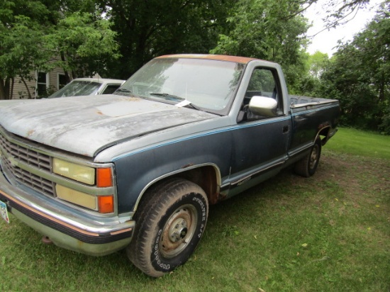 928. 1990 Chevrolet 1500 4 X 4 Pickup, Regular Cab, Long Box, V8, AT, Shows