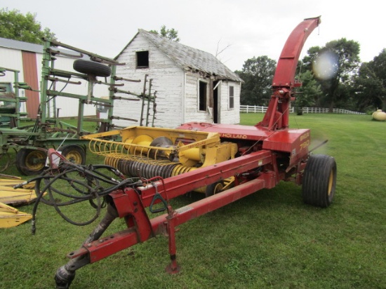 519. New Holland Model 790 Forage Harvester, Electric Spout, Hydraulic Pole