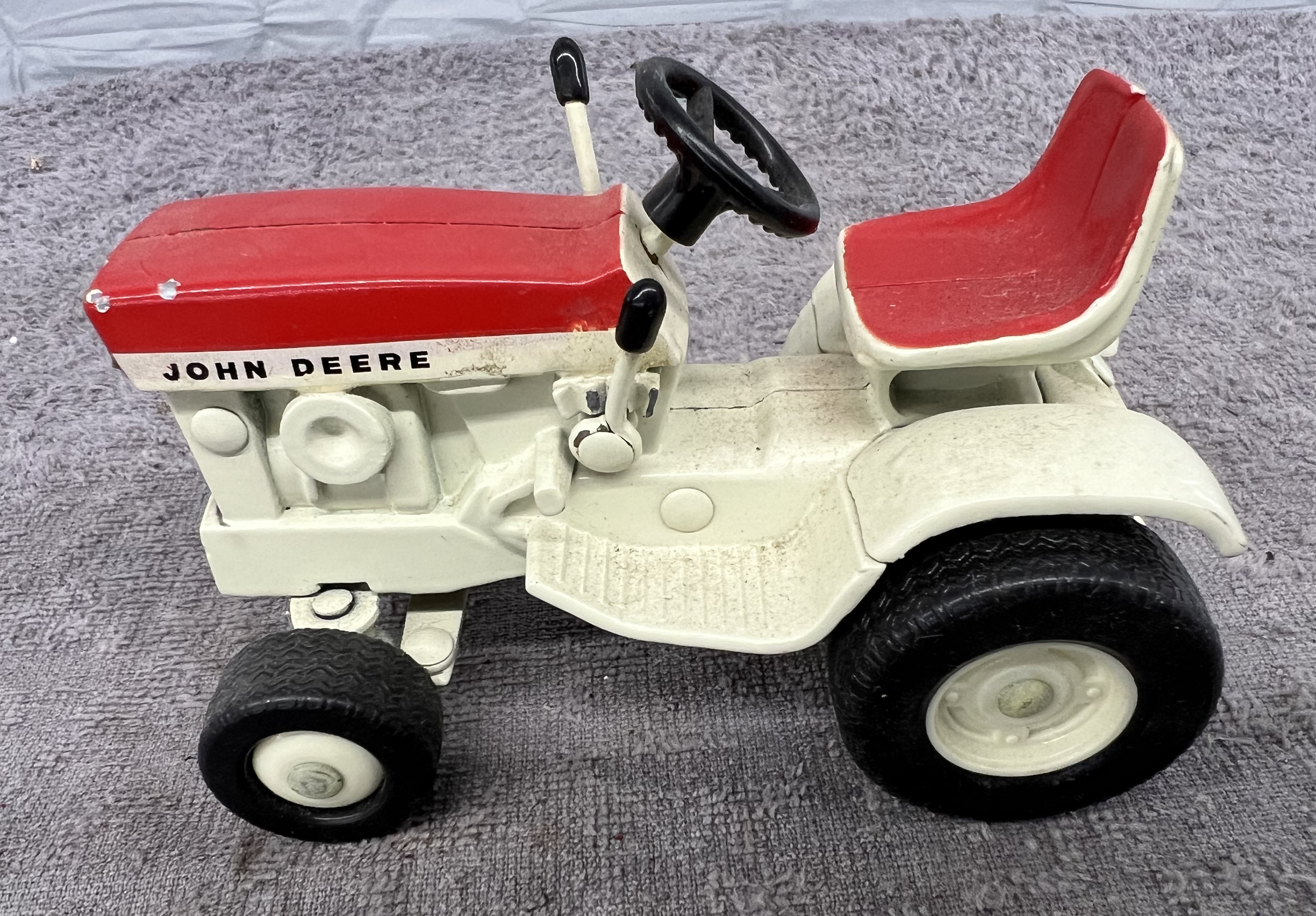 1 16 John Deere 140 Patio tractor red and white Proxibid