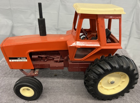 1/16 Allis-Chalmers 7060 tractor, maroon belly, repaint, no box
