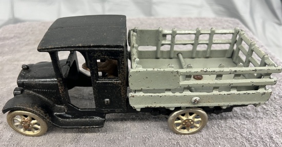 Arcade delivery truck with man, approx. 9”