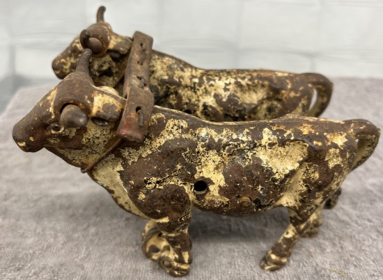 Cast Iron team of oxen, approx. 6 ½”