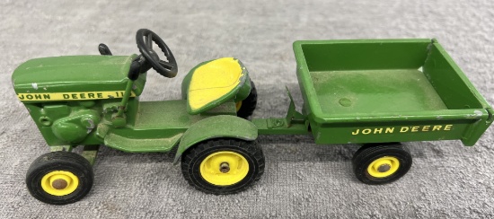 1/16 John Deere 110 Lawn and Garden tractor with trailer, no box