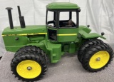 1/16 John Deere 8640 4WD tractor, duals, no box