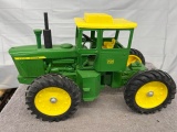 1/16 John Deere 7520 4WD tractor, singles, repaint, no box