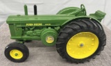1/16 John Deere R tractor, Series 2, 1949-1954, no box