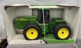 1/16 John Deere 8560 4WD tractor, duals, box has wear