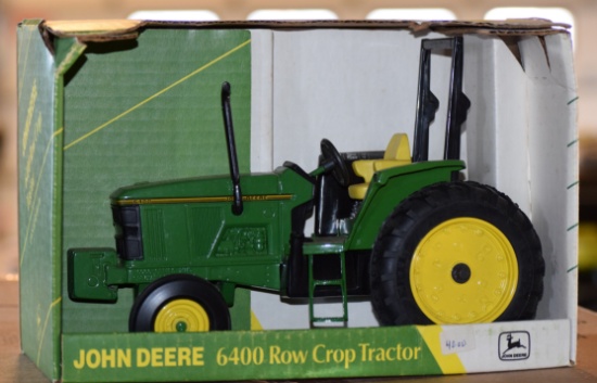 39.   225-412. 1/16 JD 6400 Row Crop Collectors Edition, NIB, Tax