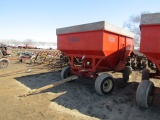 390. 286-571, Nice Killbros 350 Gravity Box on Gehl 10 Ton Wagon, Ext. Pole