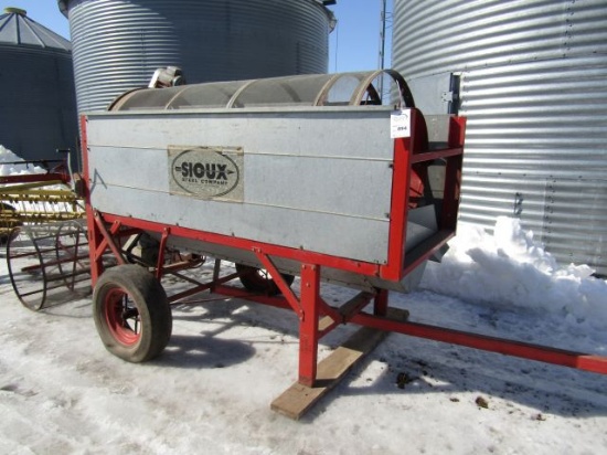 894. Sioux Grain Cleaner on Transport, Discharge Auger, Electric Motor, Ext