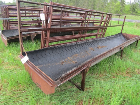 1865. 18 FT. Rubber Belt Feed Bunk with Feed Rail Side