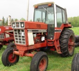 1942. 1979 IH Model 1086 Diesel Tractor, Cab, 540 / 1000 PTO, Dual Hydrauli