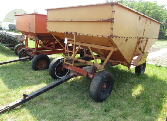 952. Minnesota Model 250 Gravity Box on MN 6 Ton Wagon, Ext. Pole