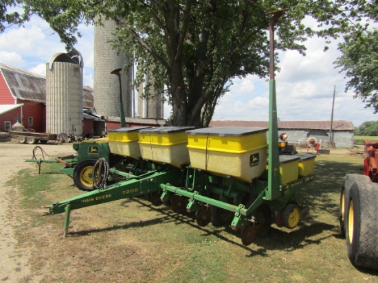 1343. John Deere Model 7200 Max Emerge 2 6 Row X 30 Inch Corn Planter, Dry Fertilizer,