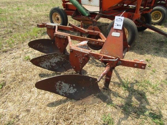 811. Ford Model 101, 3 X 16 Inch 3 Point Plow