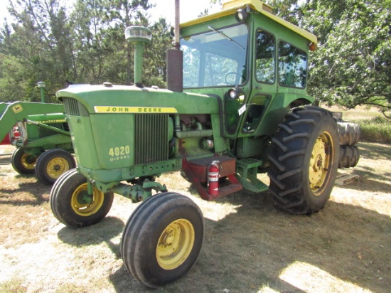 246. 1970 JOHN DEERE MODEL 4020 DIESEL TRACTOR, JD CAB WITH ROPS, SIDE CONS