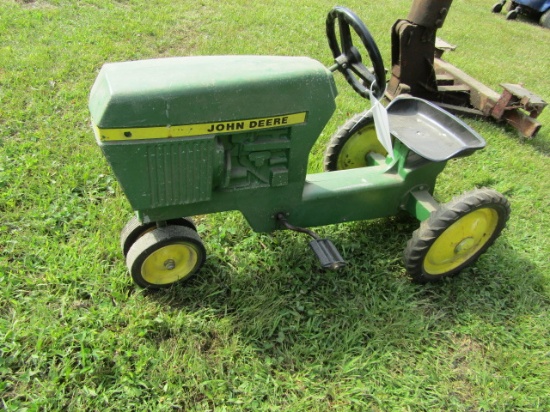 1. JOHN DEERE 30 SERIES PEDAL TRACTOR