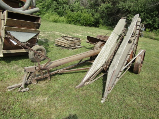 22. JOHN DEERE PTO CORN BINDER ON STEEL BUNDLE CARRIER, STORED INSIDE