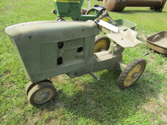 3. JOHN DEERE 10 SERIES PEDAL TRACTOR WITH JOHN DEERE PEDAL TRACTOR TWO WHEEL TRAILER