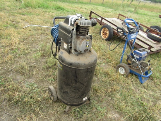 269. CENTRAL PNEUMATIC 2.5 H.P. PORTABLE AIR COMPRESSOR WITH 21 GALLON TANK