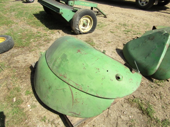 920. PAIR OF JOHN DEERE ROUNDED FENDERS, APPEAR TO BE FROM STANDARD MODEL,