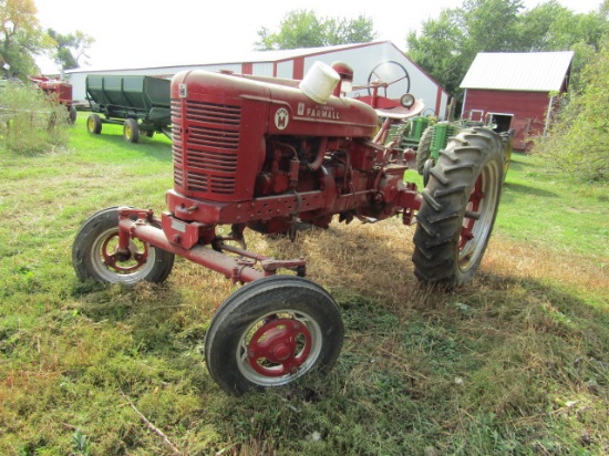 # 961. Farmall Super M, Schwartz Wide Front, Single HYD, 13.6-38 Rear Tires