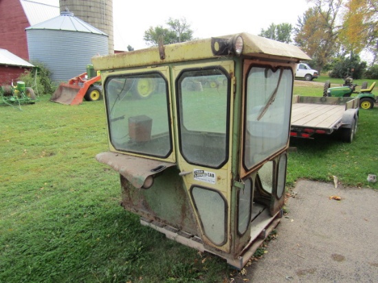# 970.Year Round Cab for John Deere 4020, Back Window is Cracked
