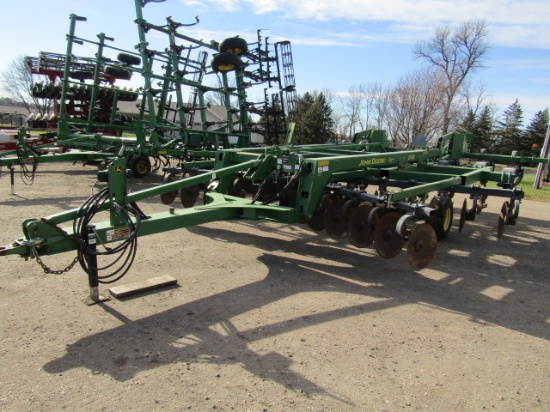 888. JOHN DEERE MODEL 2700 9 SHANK SOIL MANAGEMENT SYSTEMS DISC RIPPER, 24