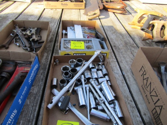 1004. CROWS FEET WRENCHES, SOCKETS, ½ INCH DRIVER, RATCHET