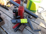 1022. (2) RECEIVER HITCHES, 6 TON AND 12 TON HYDRAULIC BOTTLE JACKS