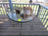 1045. IRON PATIO SET