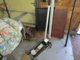 954. 3 TON FLOOR JACK