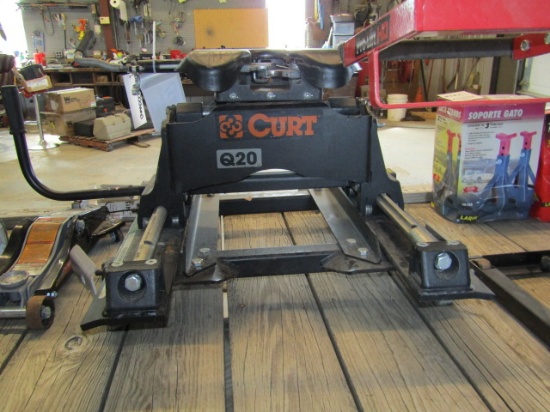 1416. 401-937. CURT R20 5TH WHEEL RV HITCH, ADJUSTABLE, FROM LATE MODEL GMC