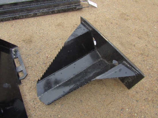 1066. 435-1263. UNUSED SKID LOADER, TREE SPADE / DITCH BUCKET, TAX