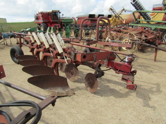 908. 330-781. IH 710 4 X 16 SEMI MOUNT AR PLOW, TAX / SIGN ST3