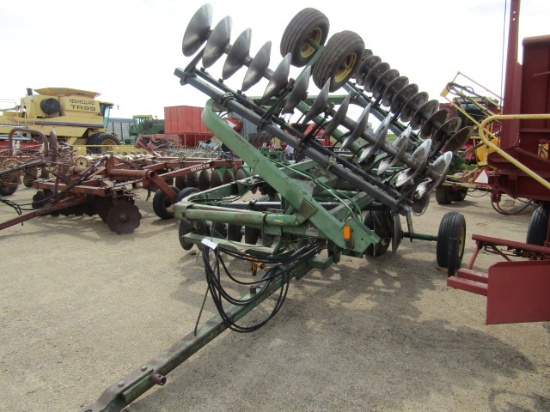 911. 348-853. JD 235 20 FT. CENTER FOLD DISC, DUAL WHEELS, TAX / SIGN ST3