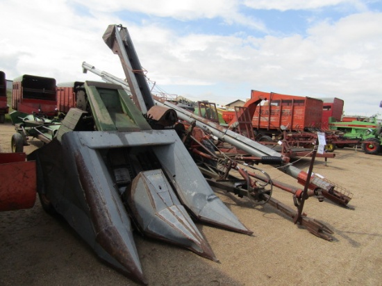 914. 327-823. NEW IDEA 325, TWO ROW 30 INCH CORN PICKER, TAX / SIGN ST3
