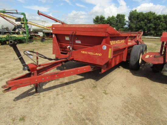 920. 336-870. NEW HOLLAND 195 TANDEM AXLE MANURE SPREADER,RECENT CHAIN UPDA