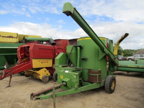 937. 382-977. JOHN DEERE 700 GRINDER MIXER, LONGER AUGER, EXTRA SCREEN, TAX / SIGN ST3