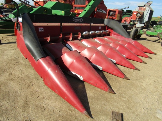 952. 401-1055. CASE IH 1063 6 R X 30 INCH CORN HEAD, HEAD HEIGHT, FIELD TRACKER, POLY SNOUTS,