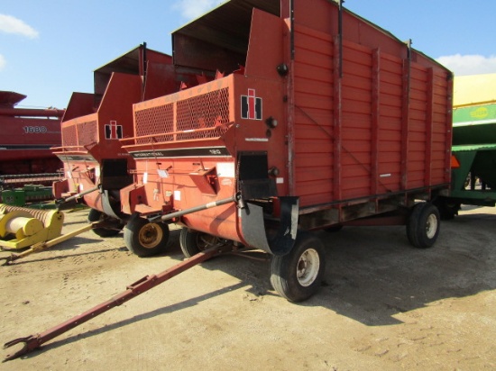 957. 376-1032. IH # 120 14 FT. FORAGE BOX ON ELECTRIC 5026 WAGON, EXT. POLE, FLOTATION TIRES,