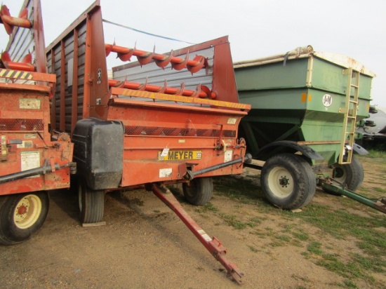 974. 428-1118. MEYERS MODEL 3516 – 16 FT. FORAGE BOX ON H&S TANDEM AXLE WAGON, EXT. POLE,