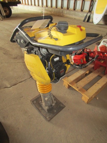 296. BOMAG BT GAS POWERED JUMPING JACK, HONDA GS 120 GAS ENGINE, APPROX. 2