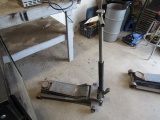 284. HD 2.5 TON +/- HYDRAULIC FLOOR JACK, TAX