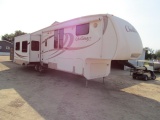 321. 2009 CHALLENGER BY KEYSTONE 34 FT. 5TH WHEEL CAMPER TRAILER, 4 SLIDE O