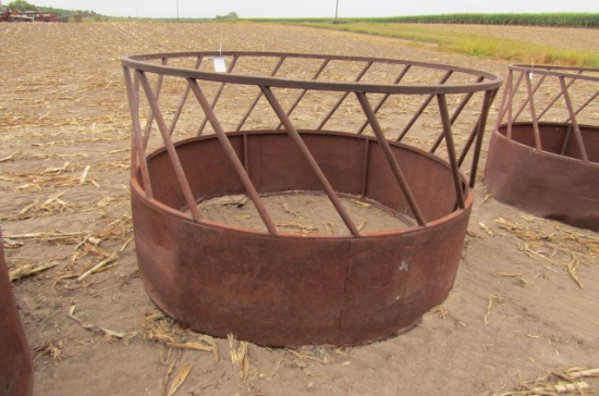1206. ROUND BALE FEEDER WITH HAY SAVER