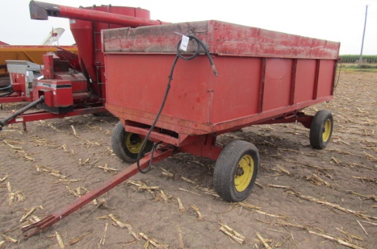 1219. NICE STEEL BARGE BOX WITH HOIST ON 4 WHEEL WAGON