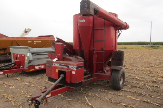 1220. CIH MODEL 1200 GRINDER MIXER, EXTRA SCREENS, ONE OWNER, SN# U007484