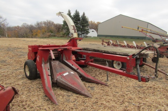 1377. IH MODEL 720 FORAGE HARVESTER, 2RW CORN HEAD, 5 FT. HAY HEAD